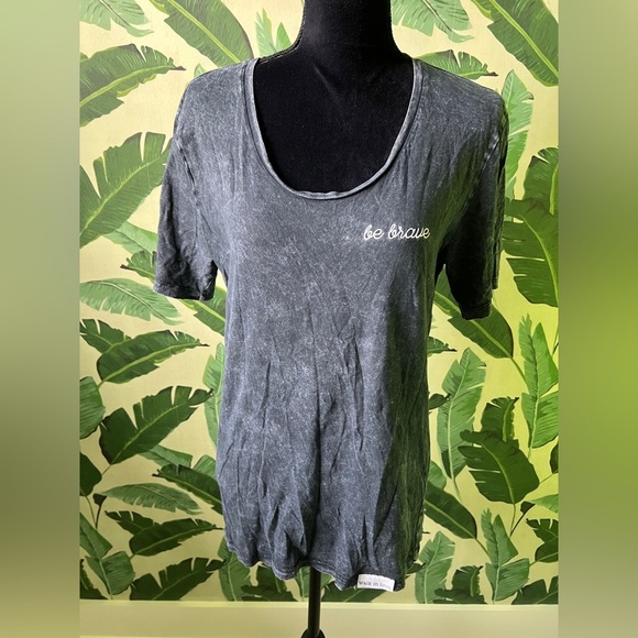 Walk in Love Black Washed Be Brave embroidered Short sleeve T-Shirt Size S - Picture 1 of 8